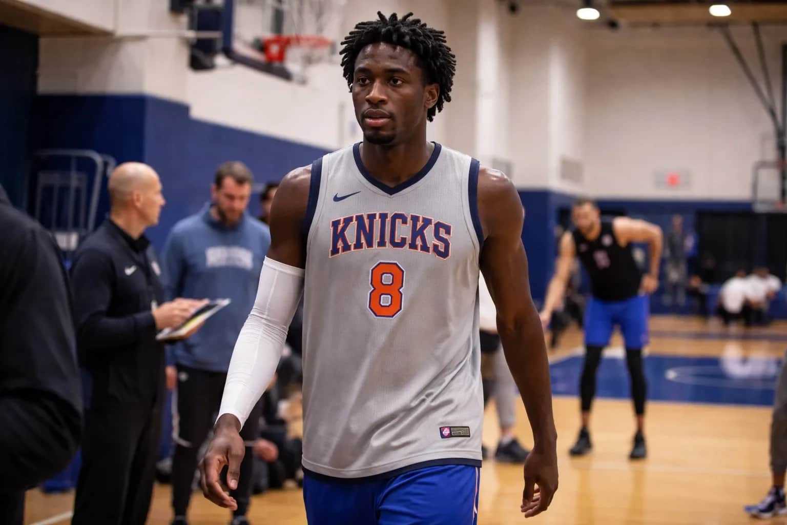 OG Anunoby in a New York Knicks practice jersey during a team session.