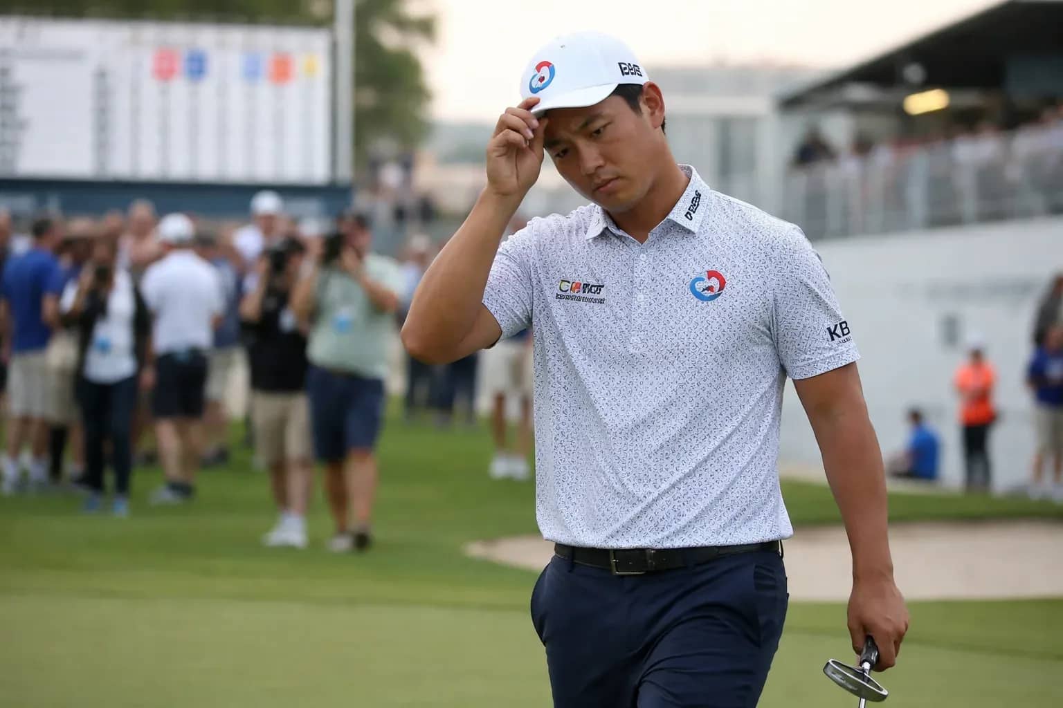 Si Woo Kim competing at the Byron Nelson golf tournament.