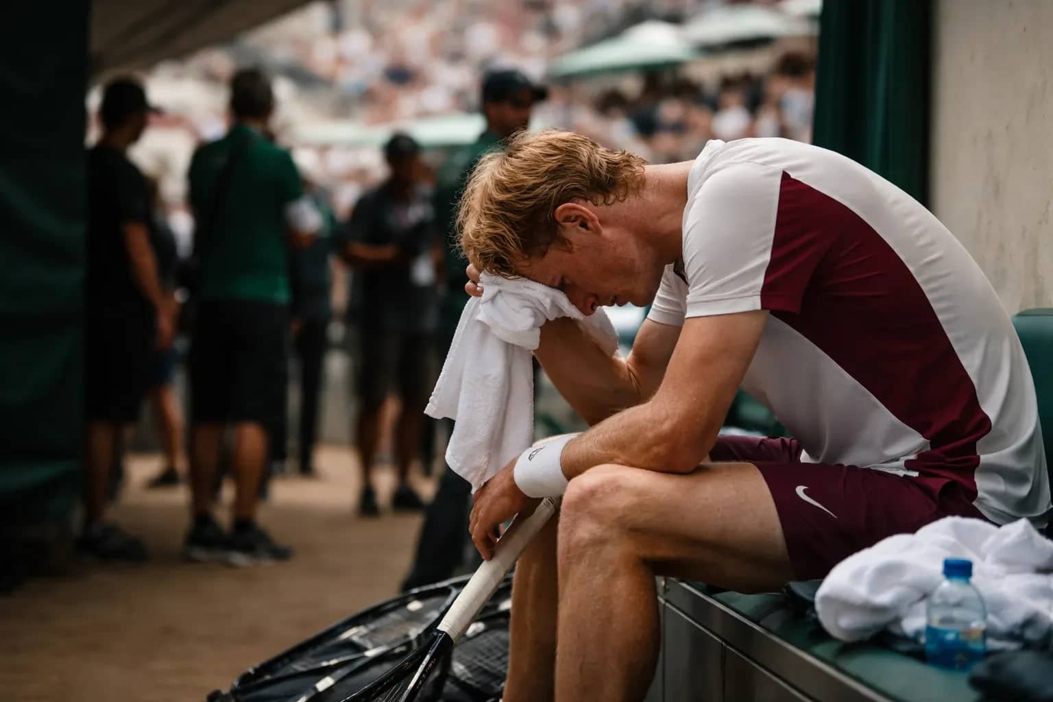 Jannik Sinner looking exhausted during his French Open match.